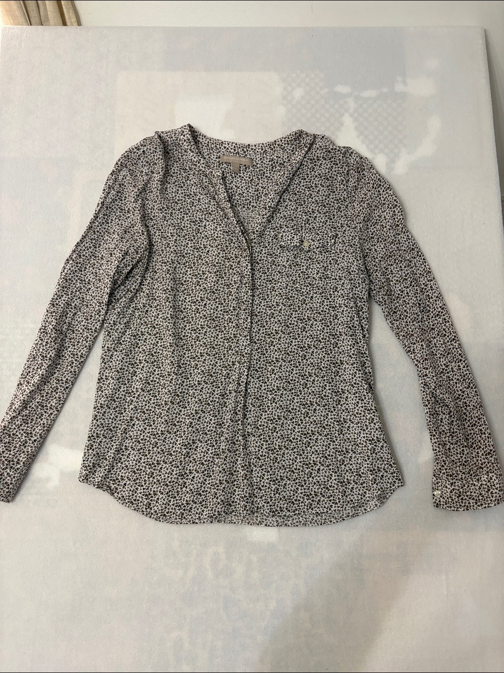 Banana Republic White Blouse with Monochrome Patterned  Taupe Print Size Large